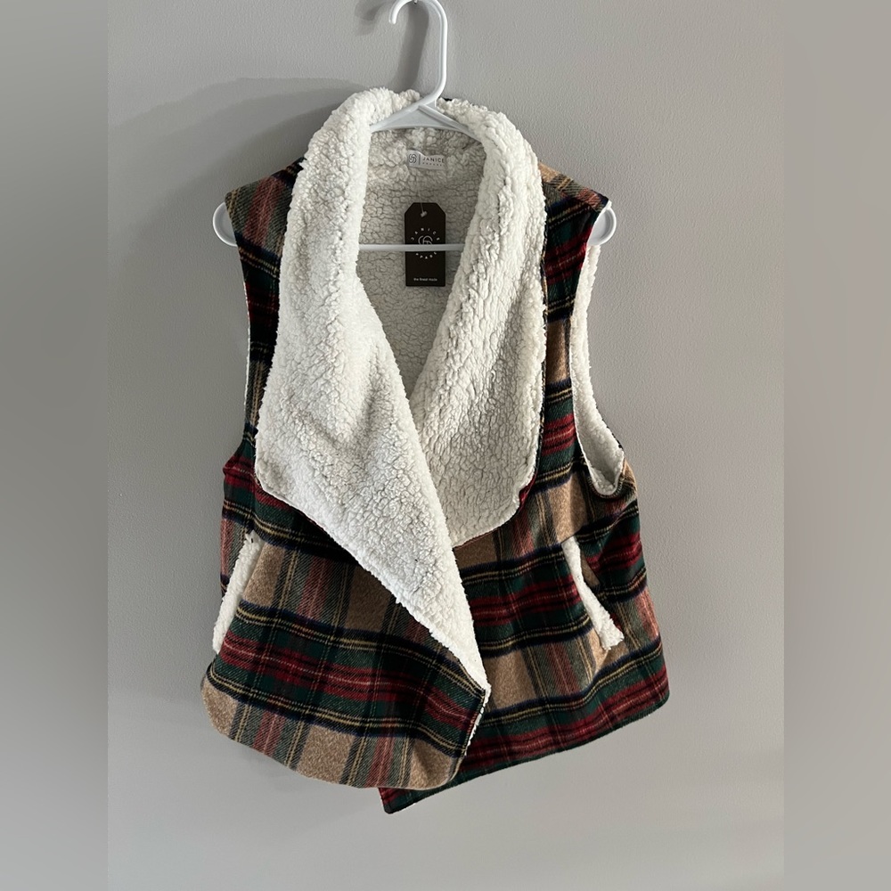 Women’s Standard One Size plaid vest. Brand New. Never Worn. #NWT